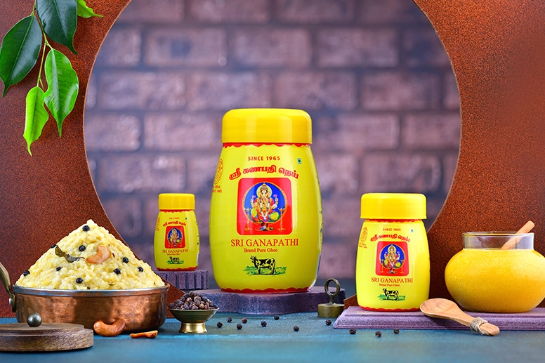 Caterers using pure Sri Ganapathi Ghee to prepare delicious and ghee-oozing ven pongal in hotels.